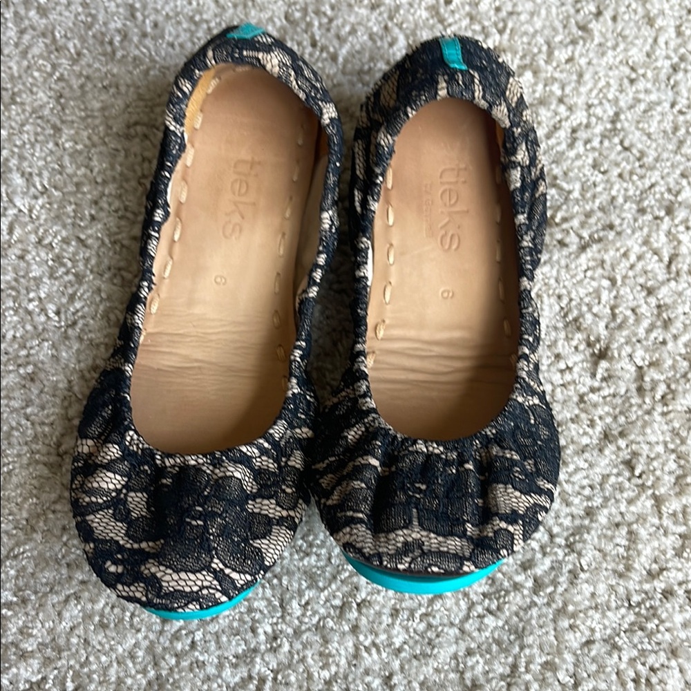 Tieks Nude Lace Ballet Flats (fits like a 5!) - Picture 3 of 6